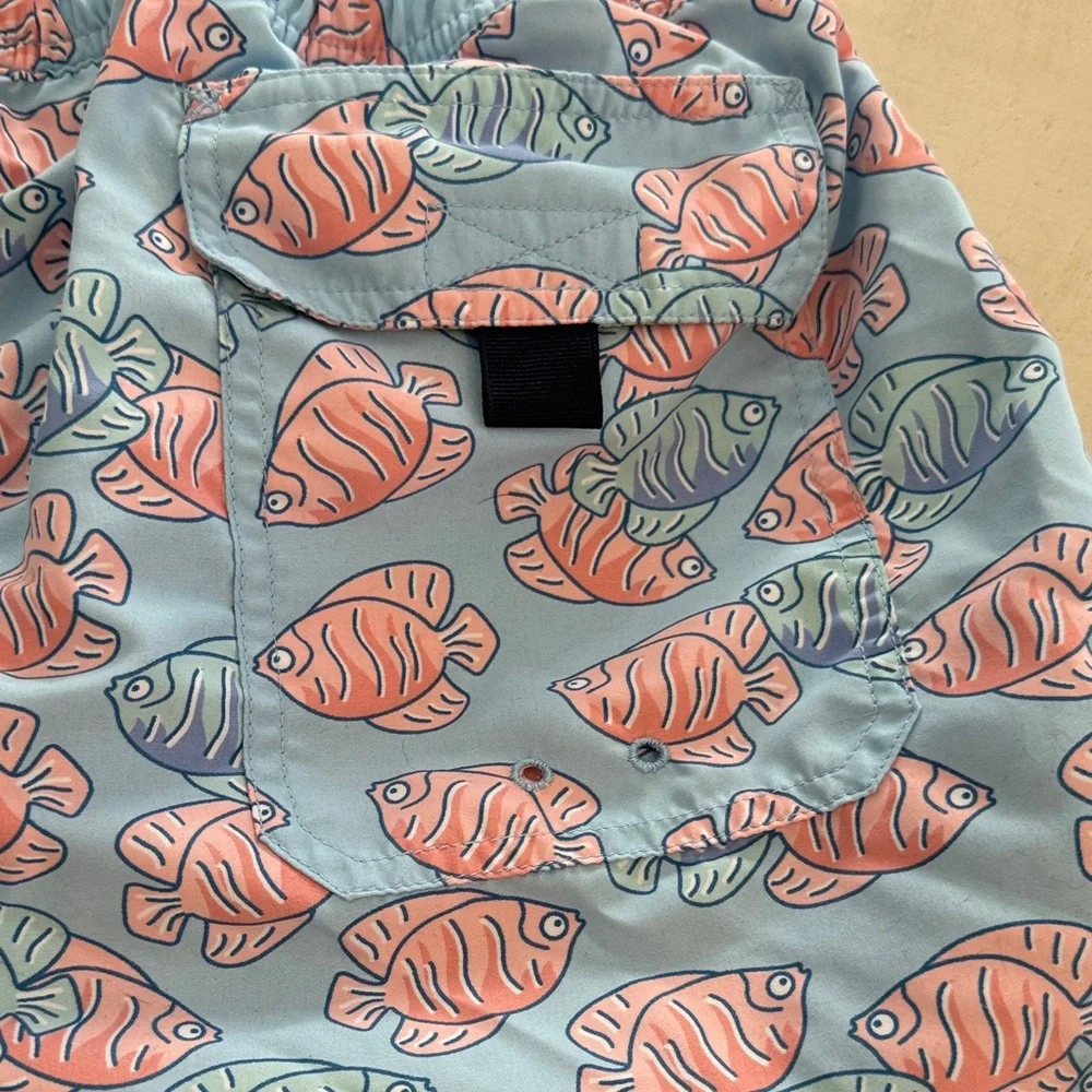 Men’s medium Vineyard Vines Swim Trunks